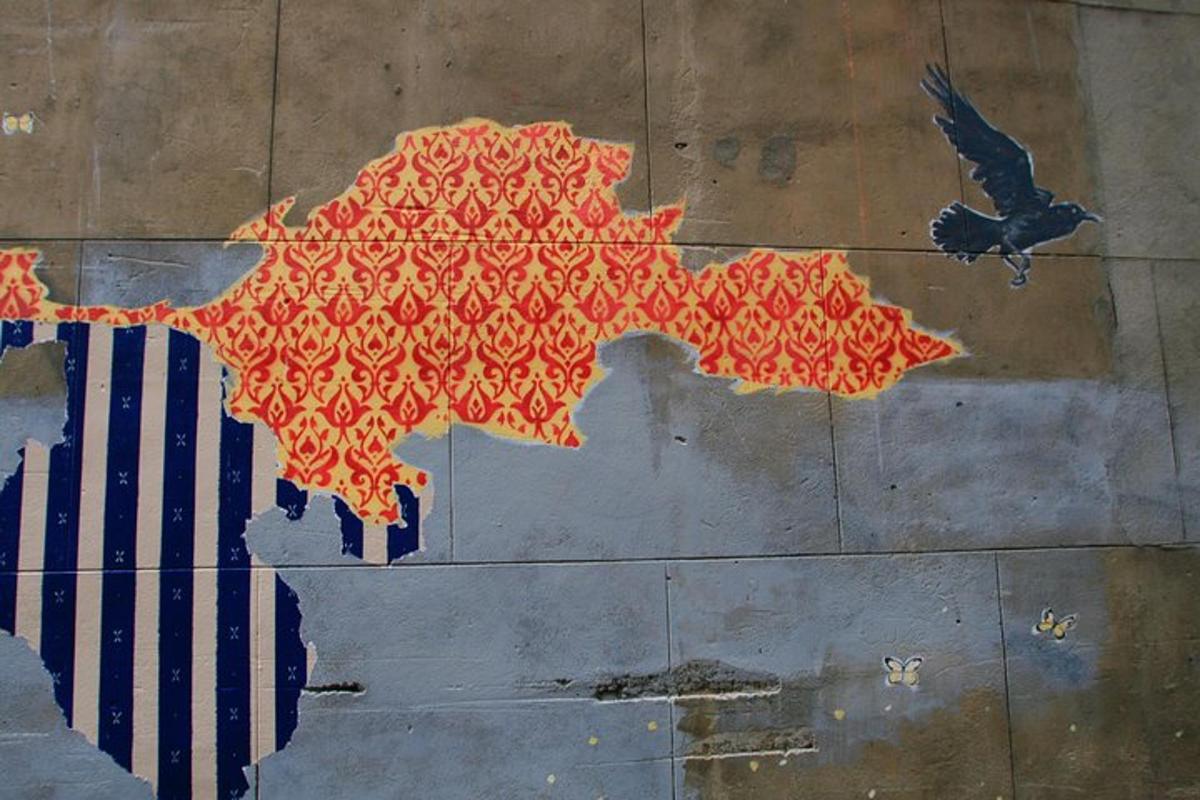 墙上画着一张地图