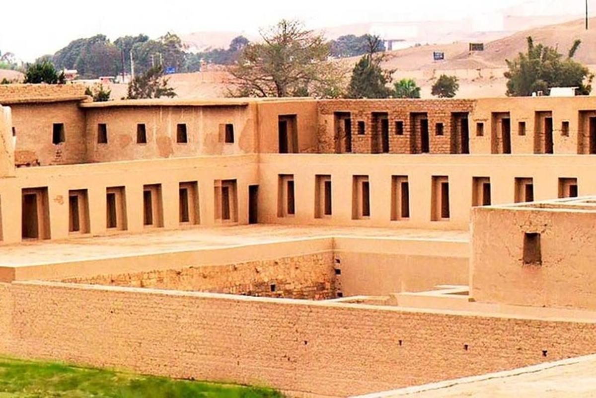 una vista di un edificio nel deserto