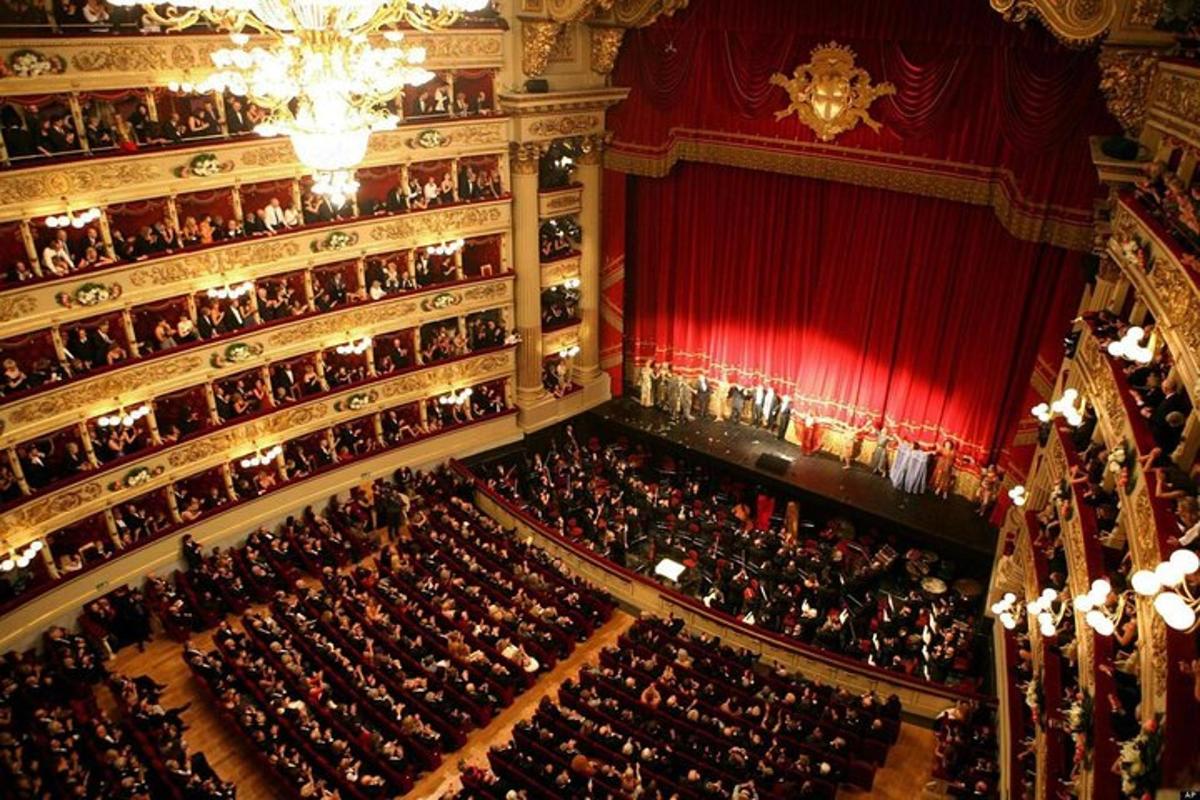 o vedere aeriană a unei săli de teatru