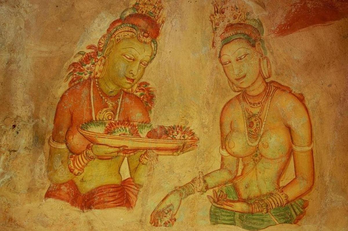 un dipinto di due uomini che tengono un piatto di cibo