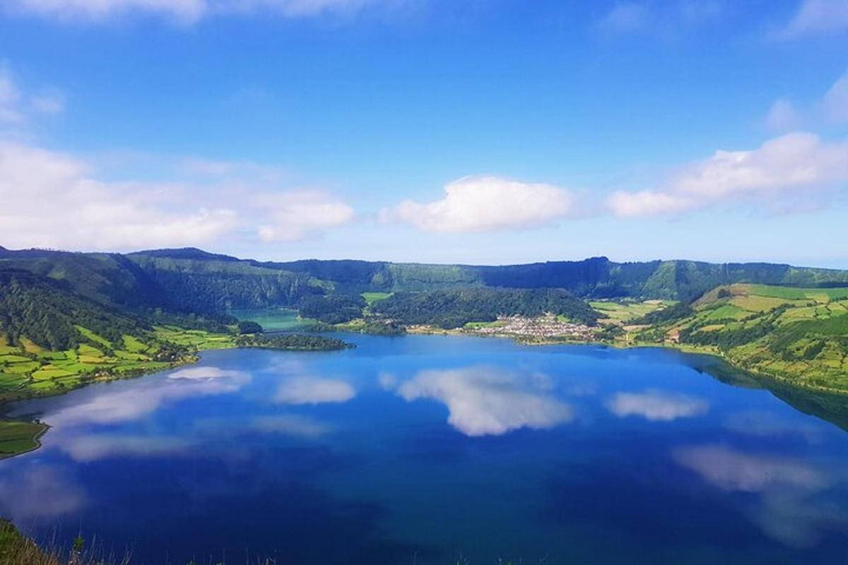 pemandangan dari udara tasik di lembah
