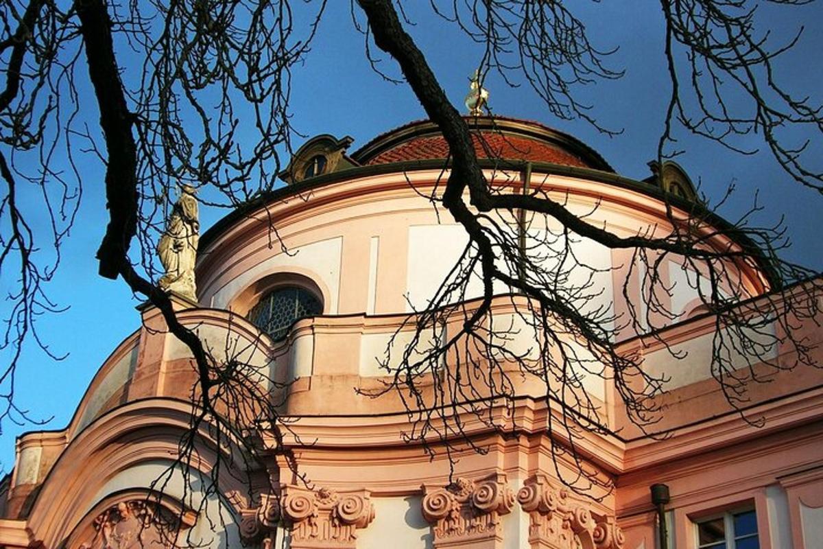 a building with a dome on top of it