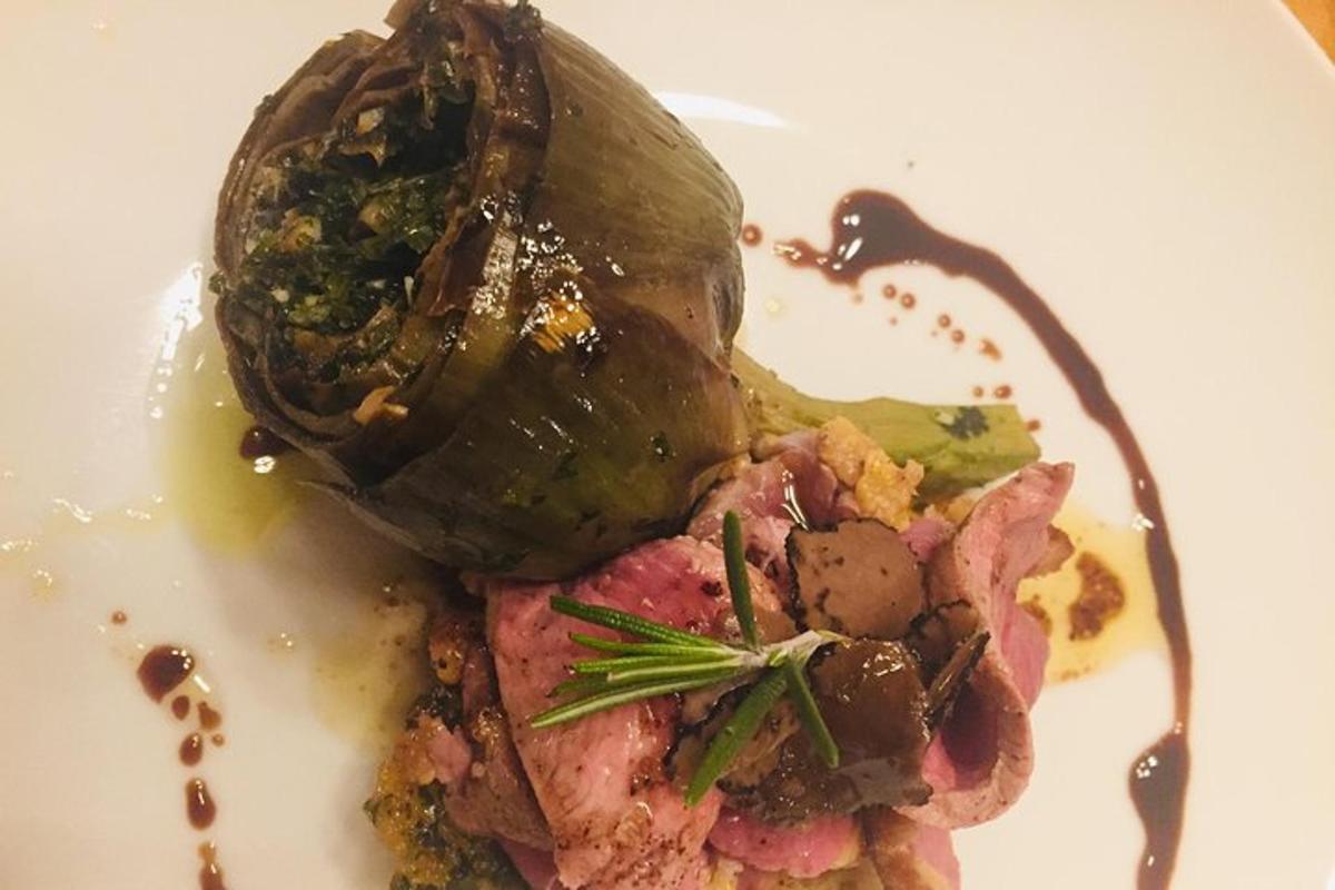 sepinggan makanan dengan daging dan sayur