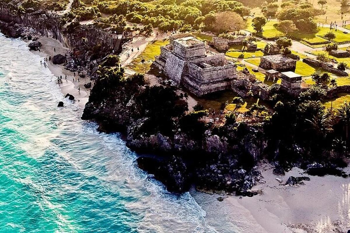 海滩度假村的鸟瞰图