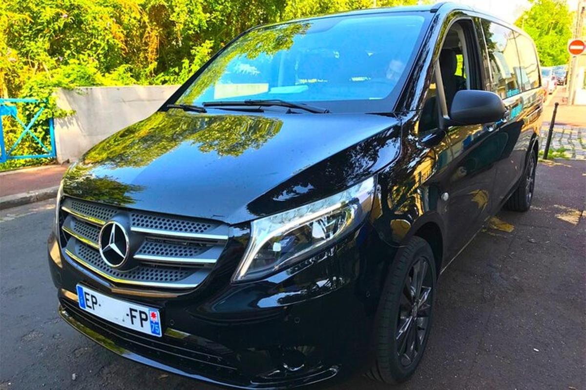 parklasse pargitud Mercedes-Benzi maastur