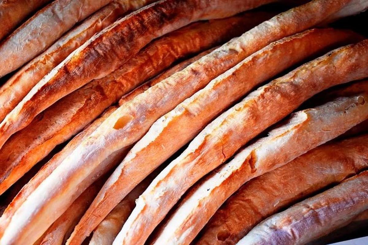 гомила кобасица једна поред друге
