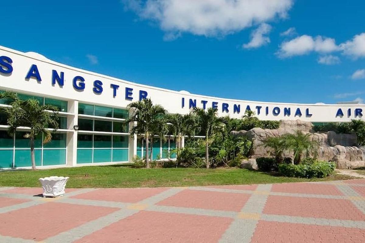 Un edificio con un cartel que dice "English istg"