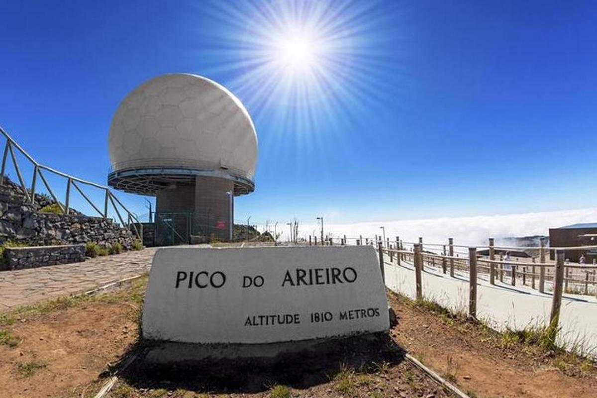 päikesega observatooriumi ees olev silt
