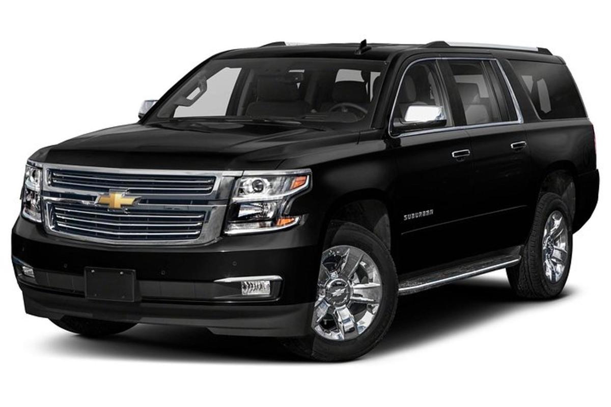 ένα μαύρο φορτηγό Chevrolet Silverado