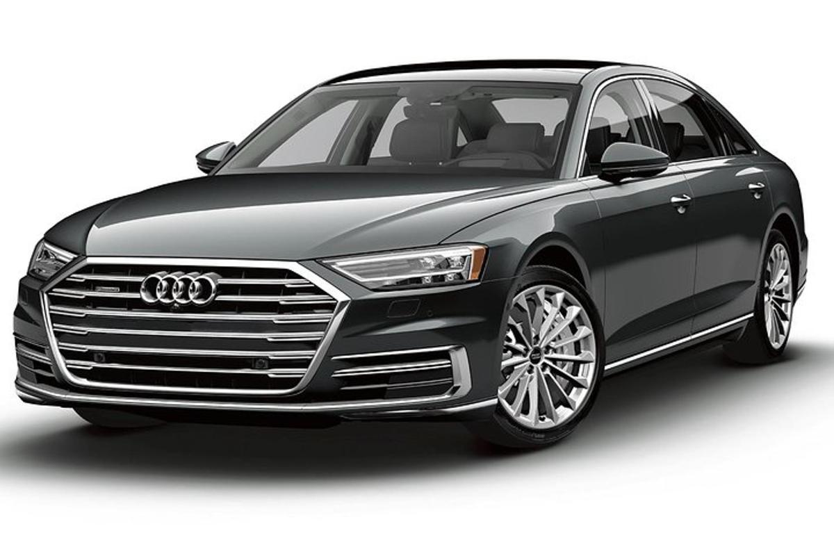prikazan je črni audi quattro