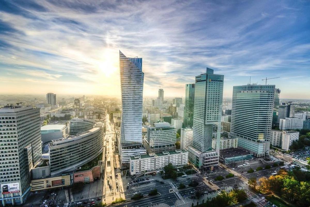 una vista d'una ciutat amb edificis alts