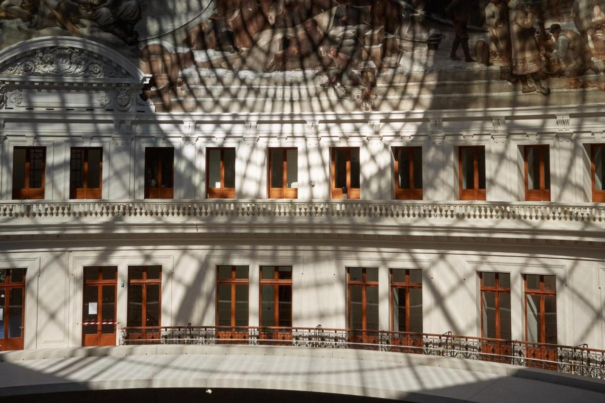 a white building with a bunch of windows