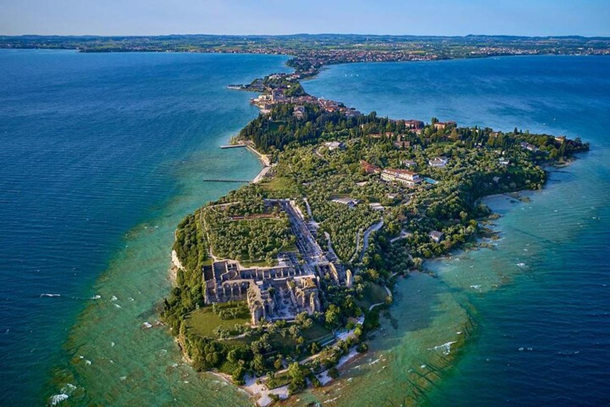 остров посред водата