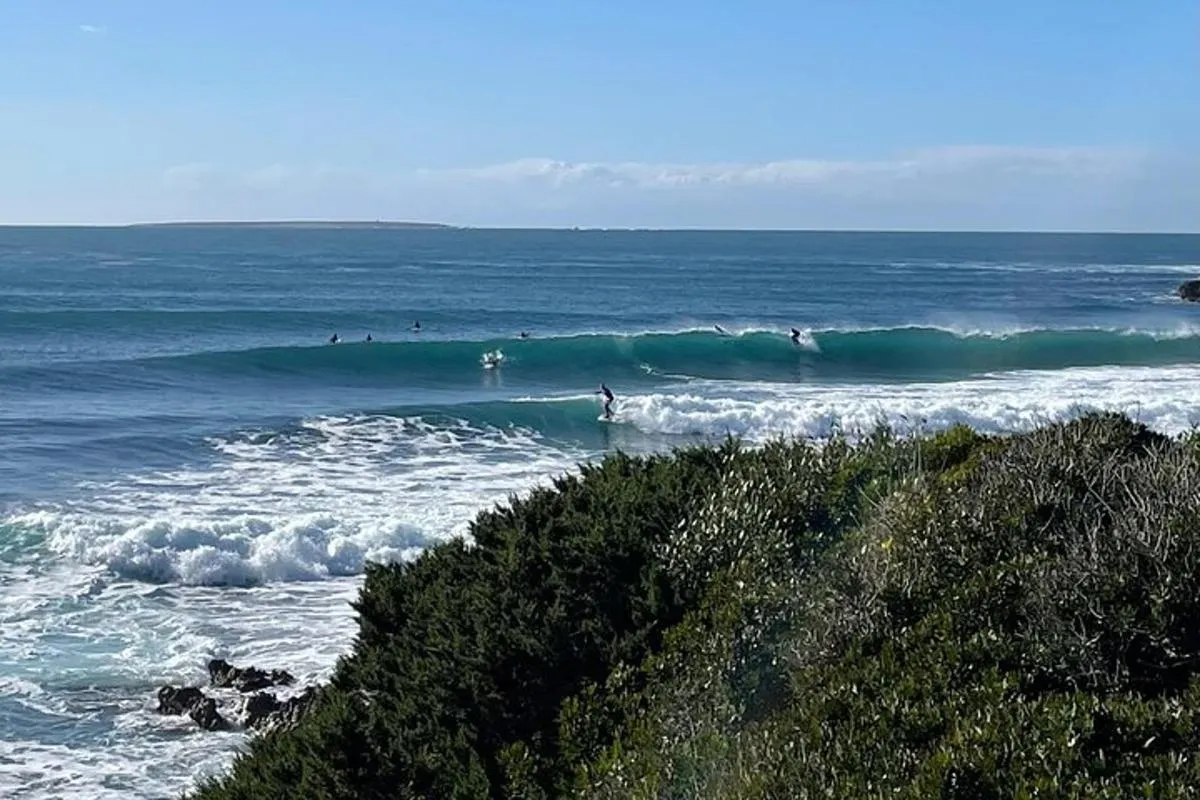 Privát szörfözési élmény Szardínián, minősített idegenvezetővel