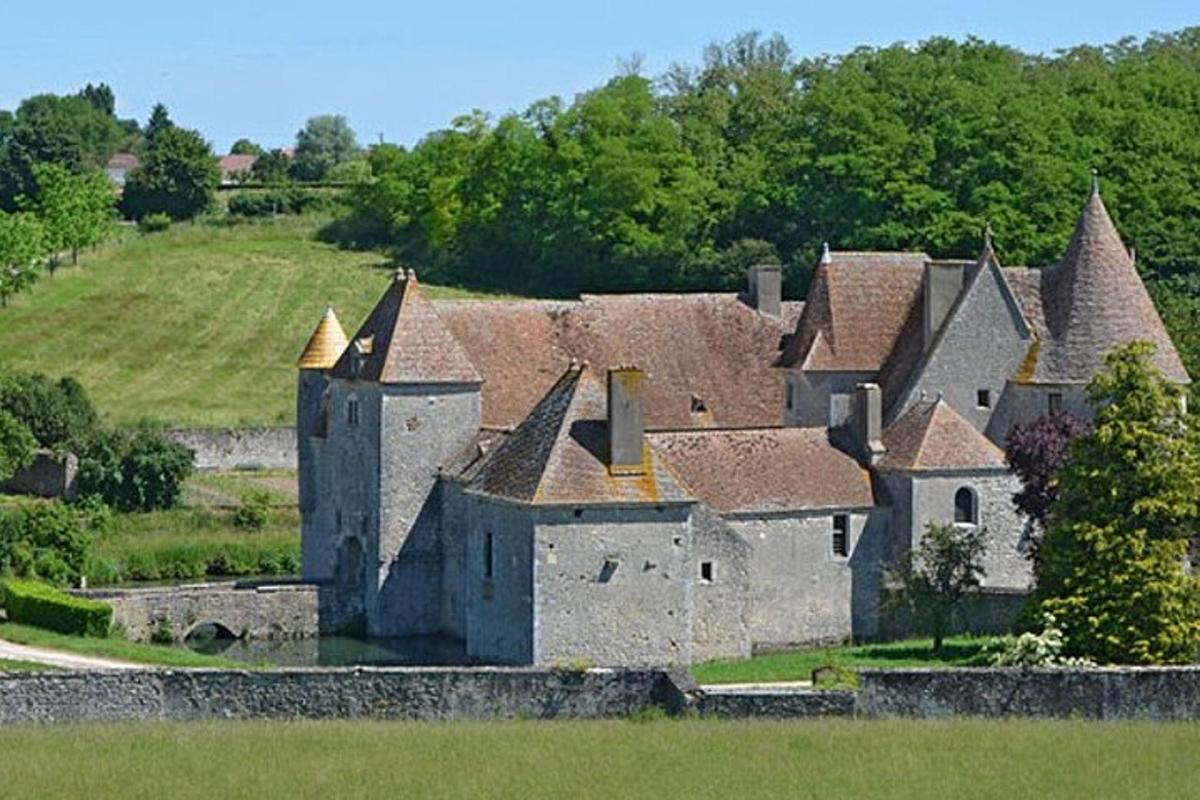 an old castle with a bunch of buildings