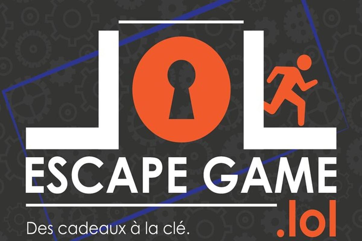 un logo per un gioco di fuga con una porta con un buco della serratura