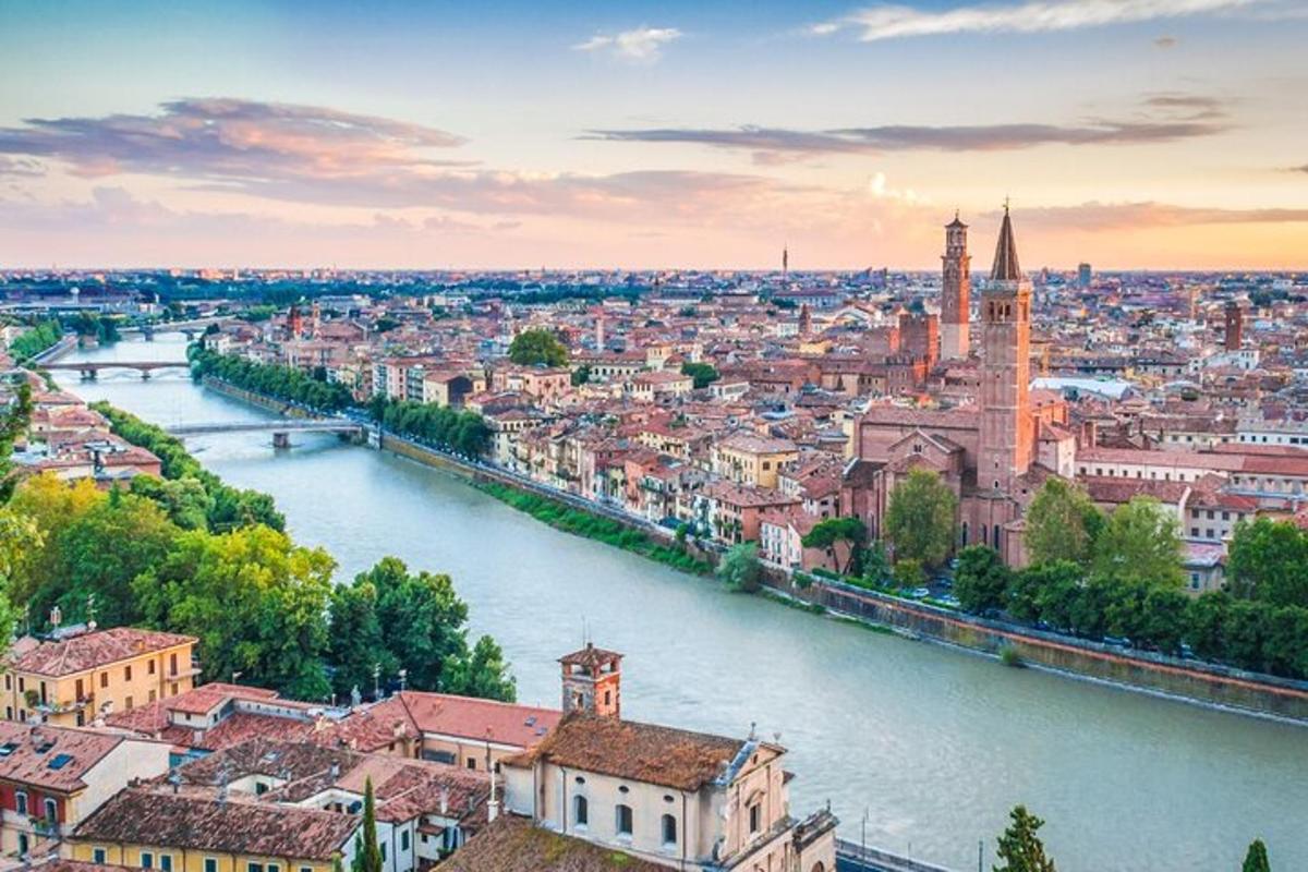 Pohled na město Lyon s řekou