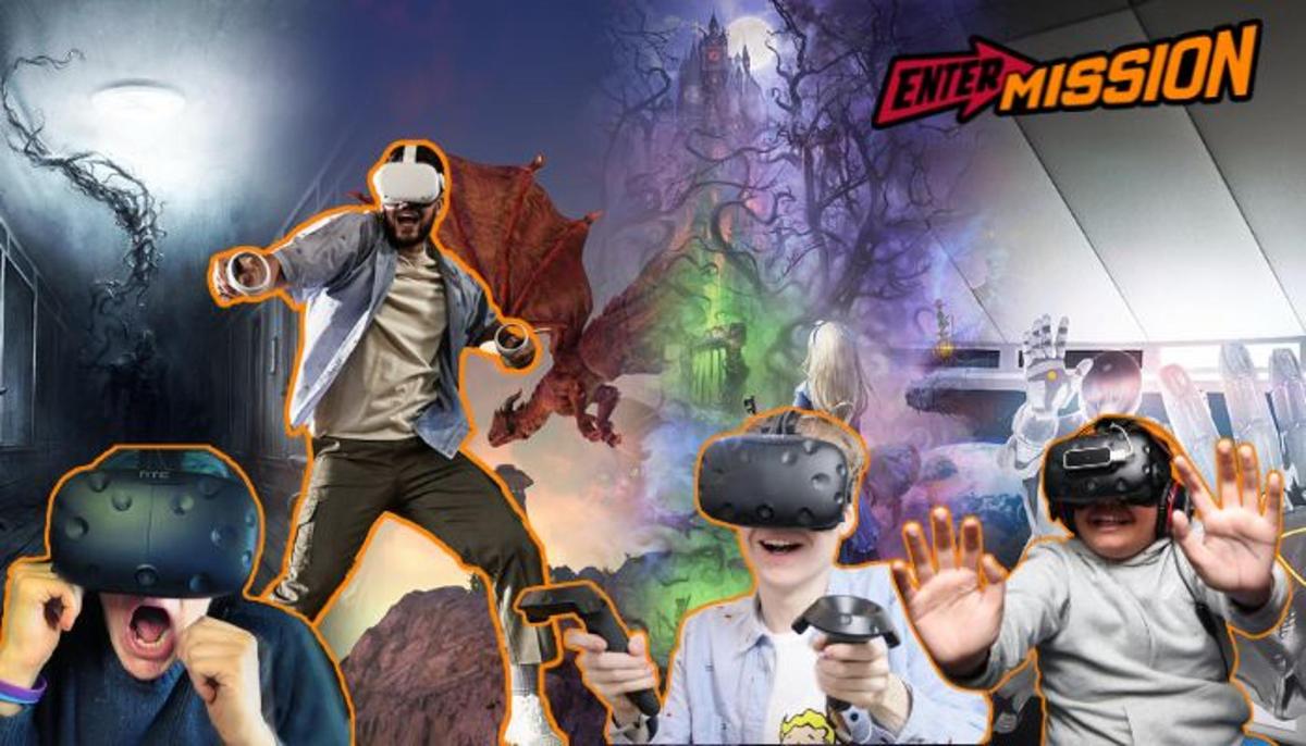 um grupo de pessoas usando fones de ouvido de realidade virtual