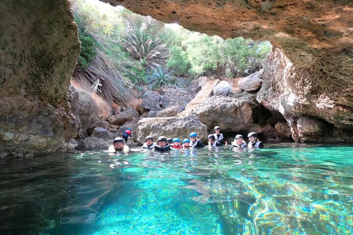 Mallorca: Kajak, Meereshöhle, Klippensprung- und Schnorchel-Tour