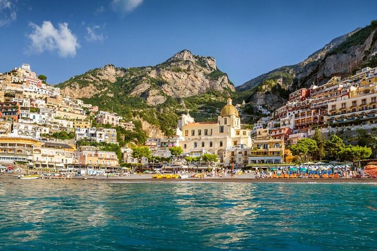 pemandangan positano di pantai amalfi