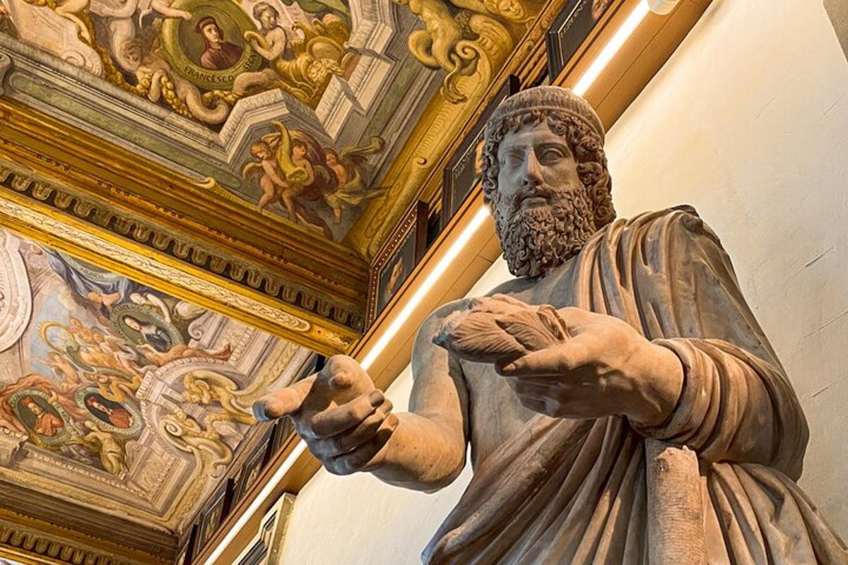 uma estátua de aocrates