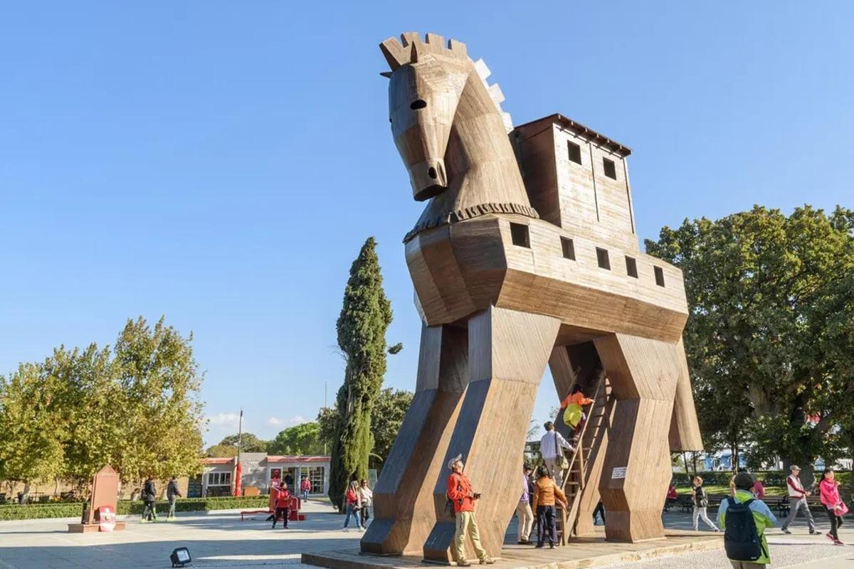 hobuse kuju pargis