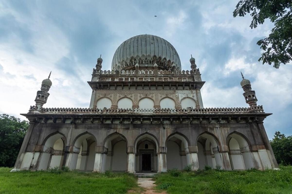 a large building with a dome on top of it