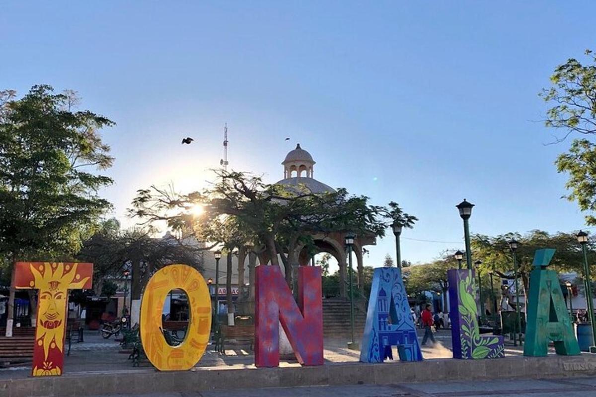 ein Schild mit der Aufschrift „Nein“ vor einem Park