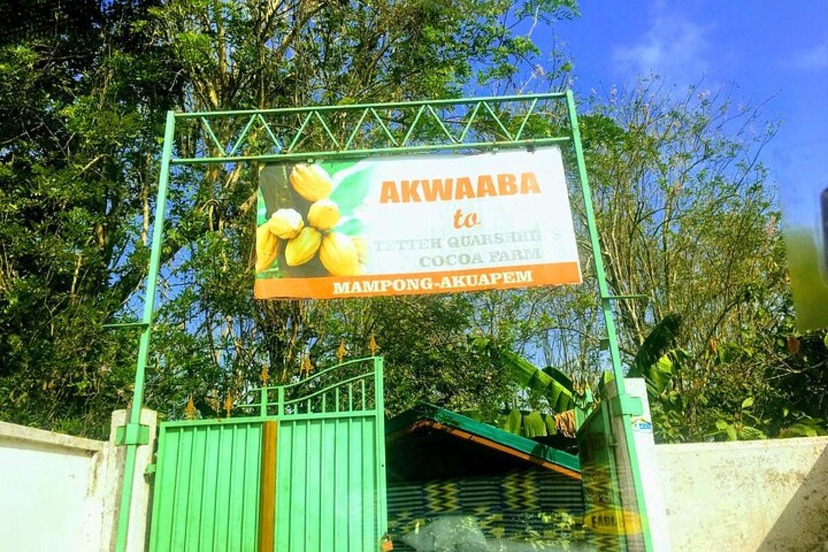 cedule pro akawapský stánek za branou