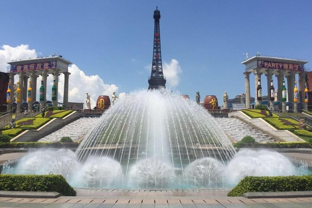 a fountain in front of the eiffel tower