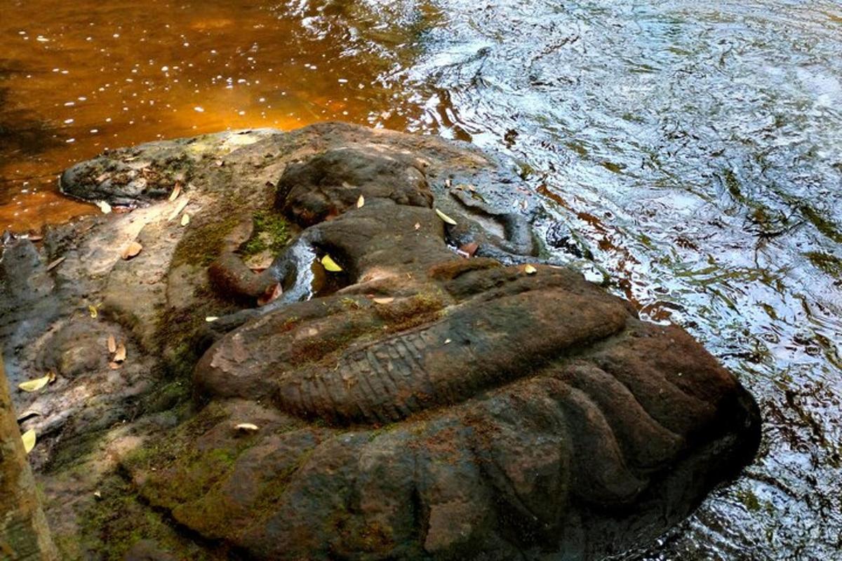 стена усред водене површине