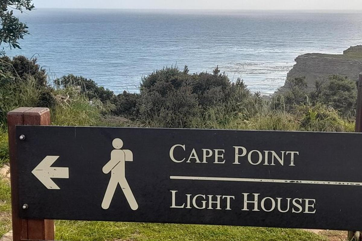 cedule pro maják Cape Point vedle oceánu