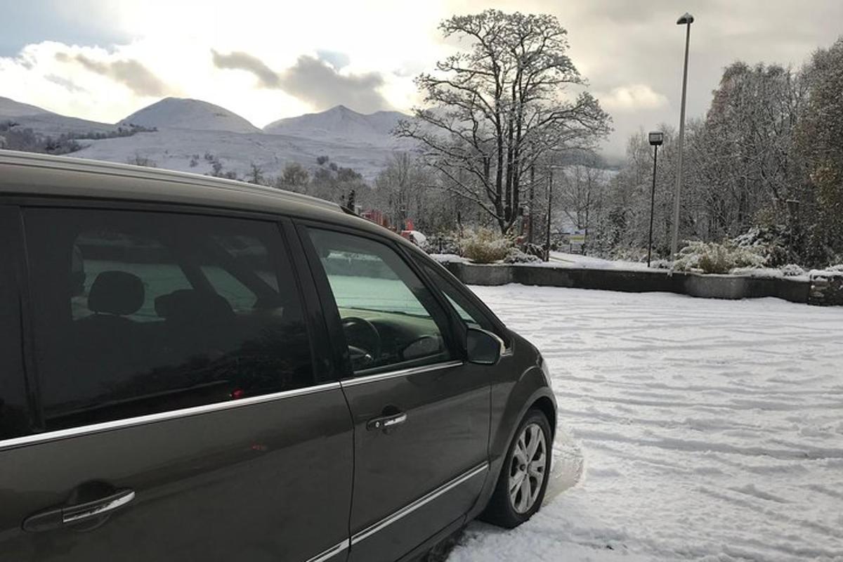 lume sisse pargitud parklasse pargitud auto