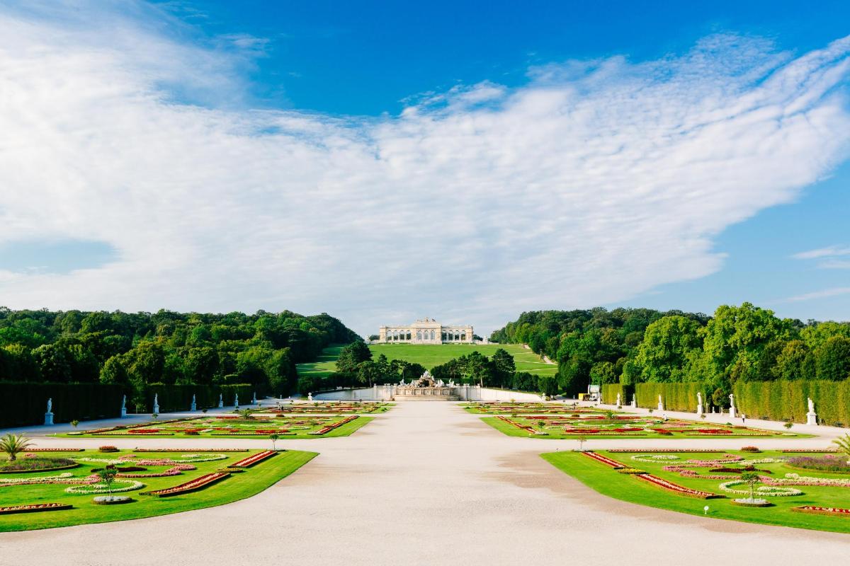 vaade Versailles'i paleele aedadest