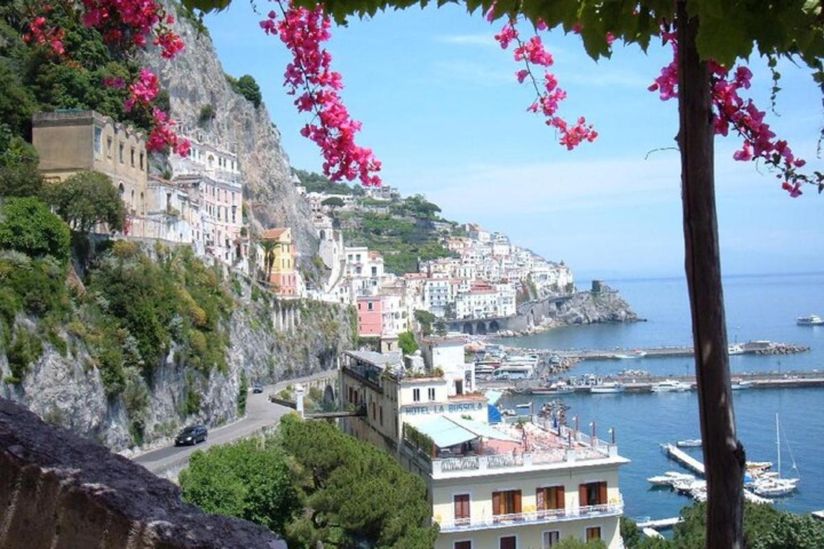 Una vista de Positano en la costa de Amalfi