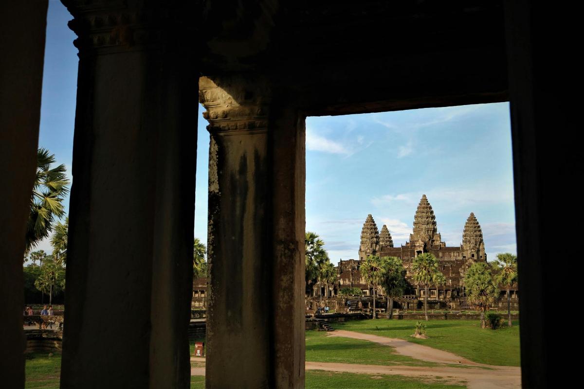pemandangan runtuhan kuil