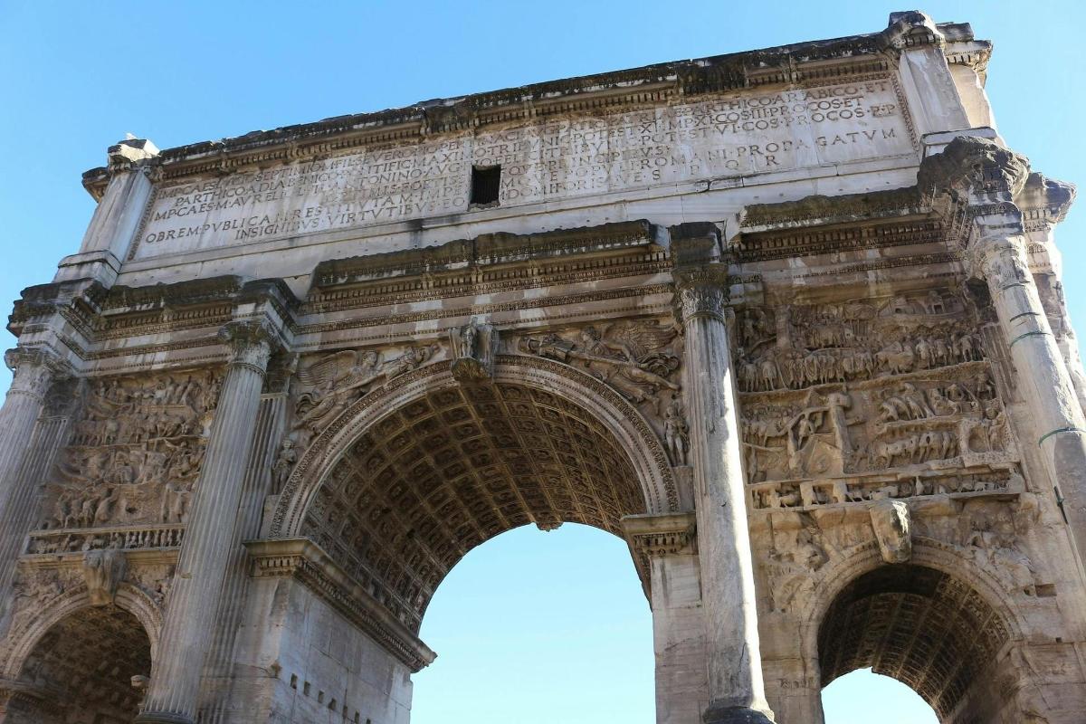 a view of the leaning tower of paris