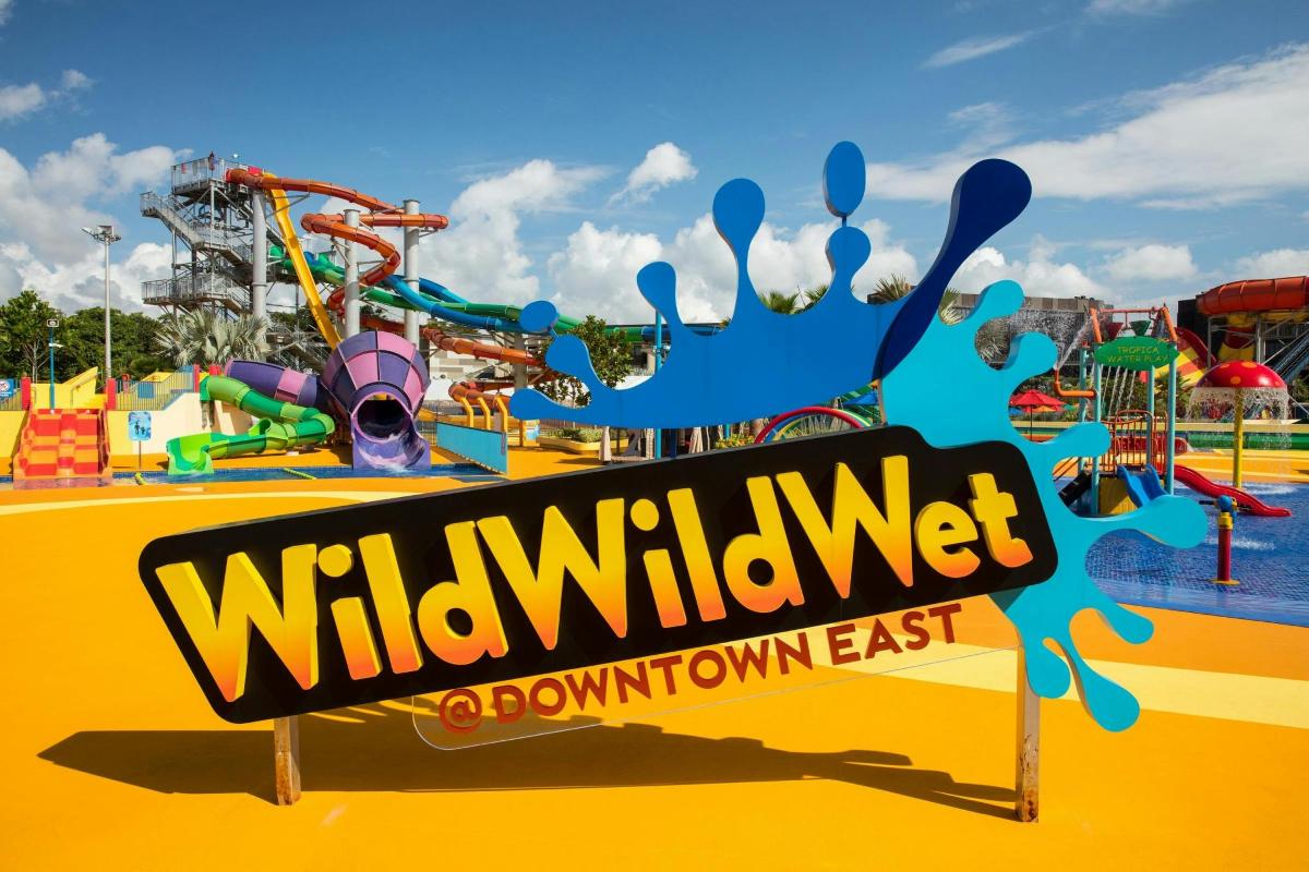 vodni park z napisom willwaukee downtowneast