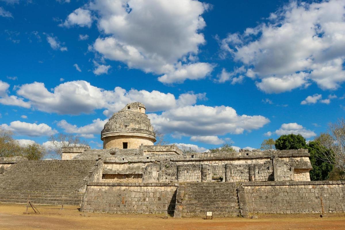 a building with a dome on top of it