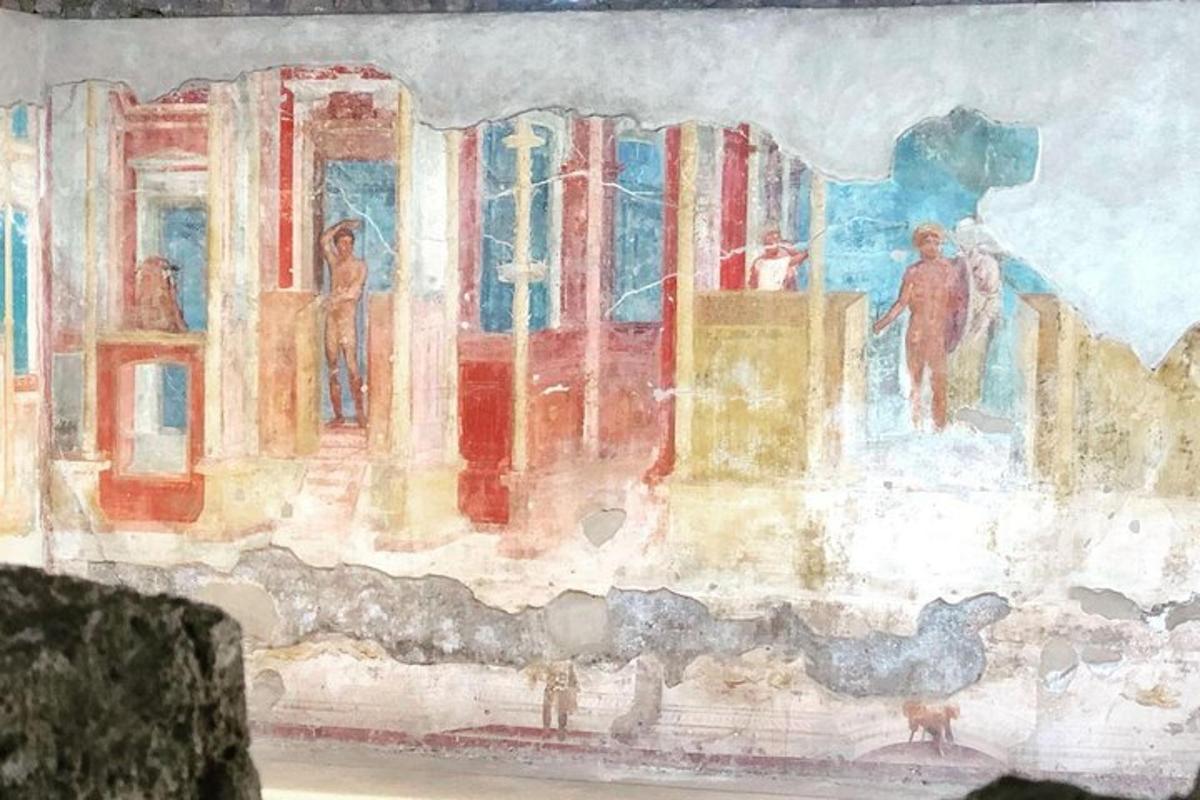 ένας πίνακας ζωγραφικής στην πλευρά ενός κτιρίου