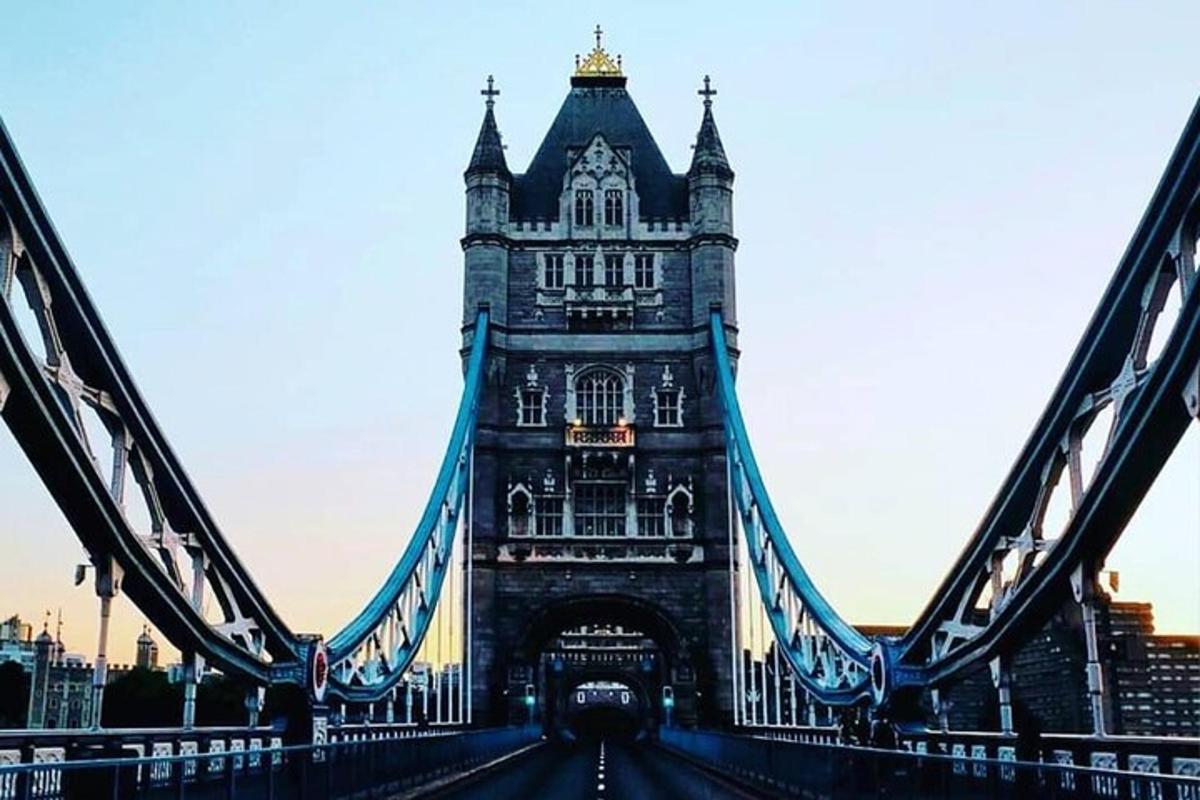 pohled na Tower Bridge v Londýně