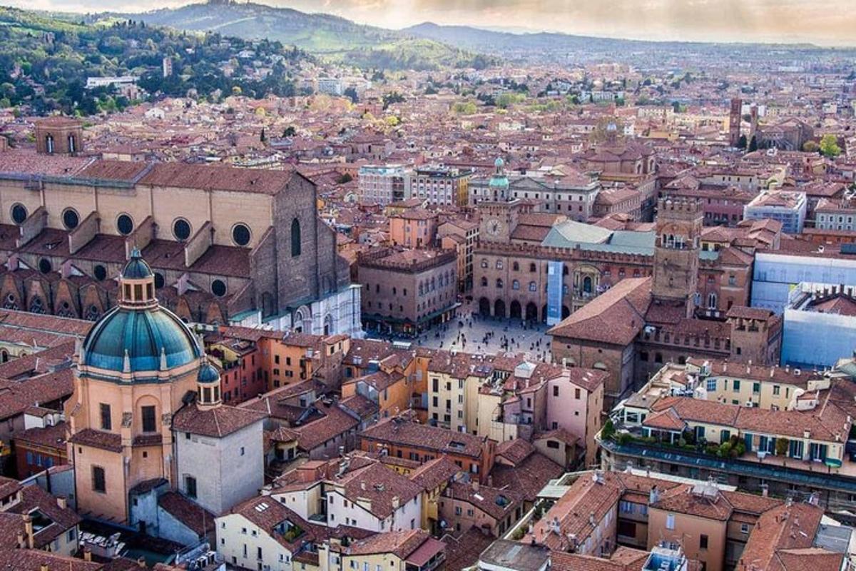 una vista aérea de una ciudad con edificios