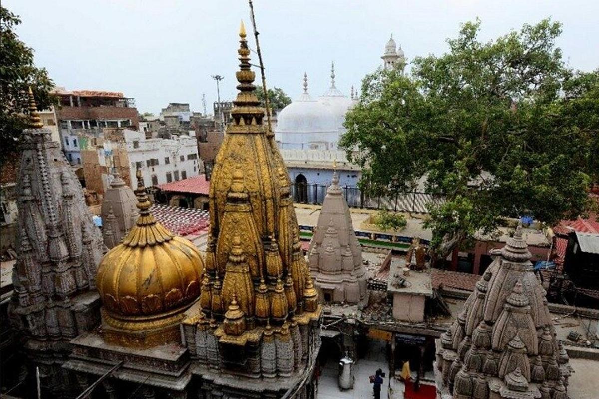 a view of a temple in a city