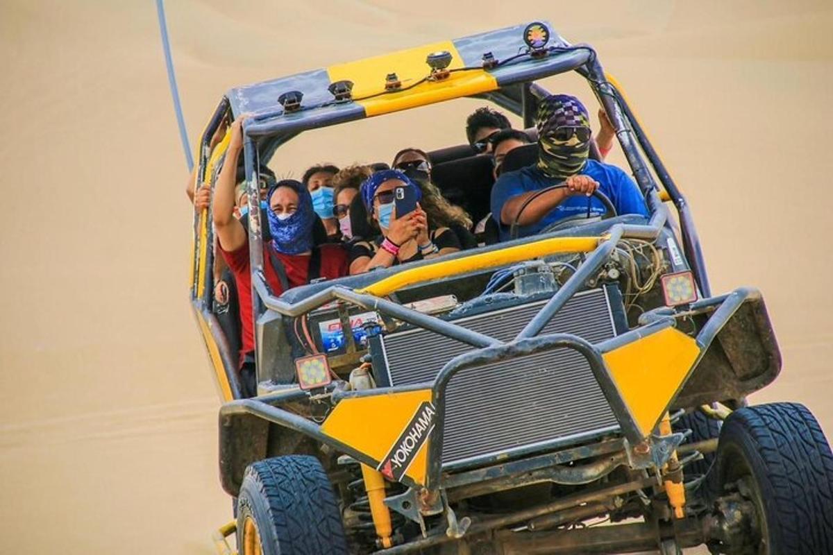 grupp inimesi, kes sõidavad ATV tagaistmel