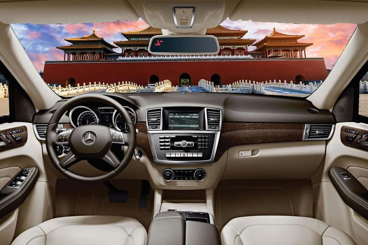 Поглед на унутрашњост аутомобила Acedes Benz