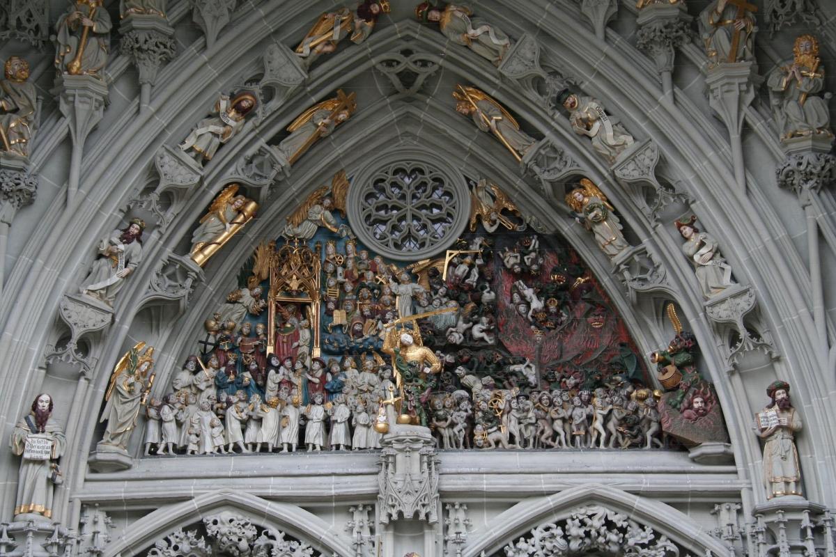 a painting on the ceiling of a cathedral