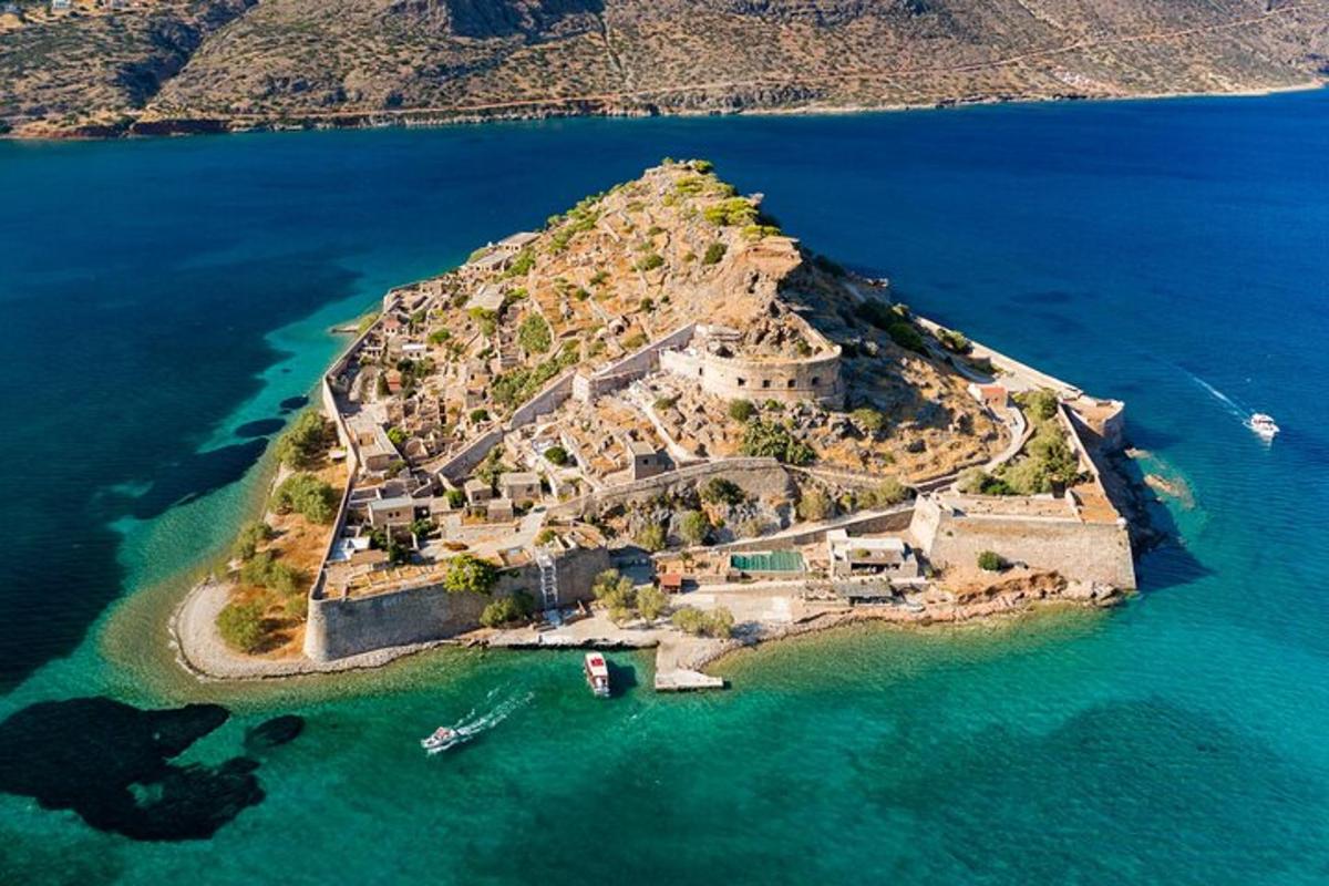 una isla en medio del agua