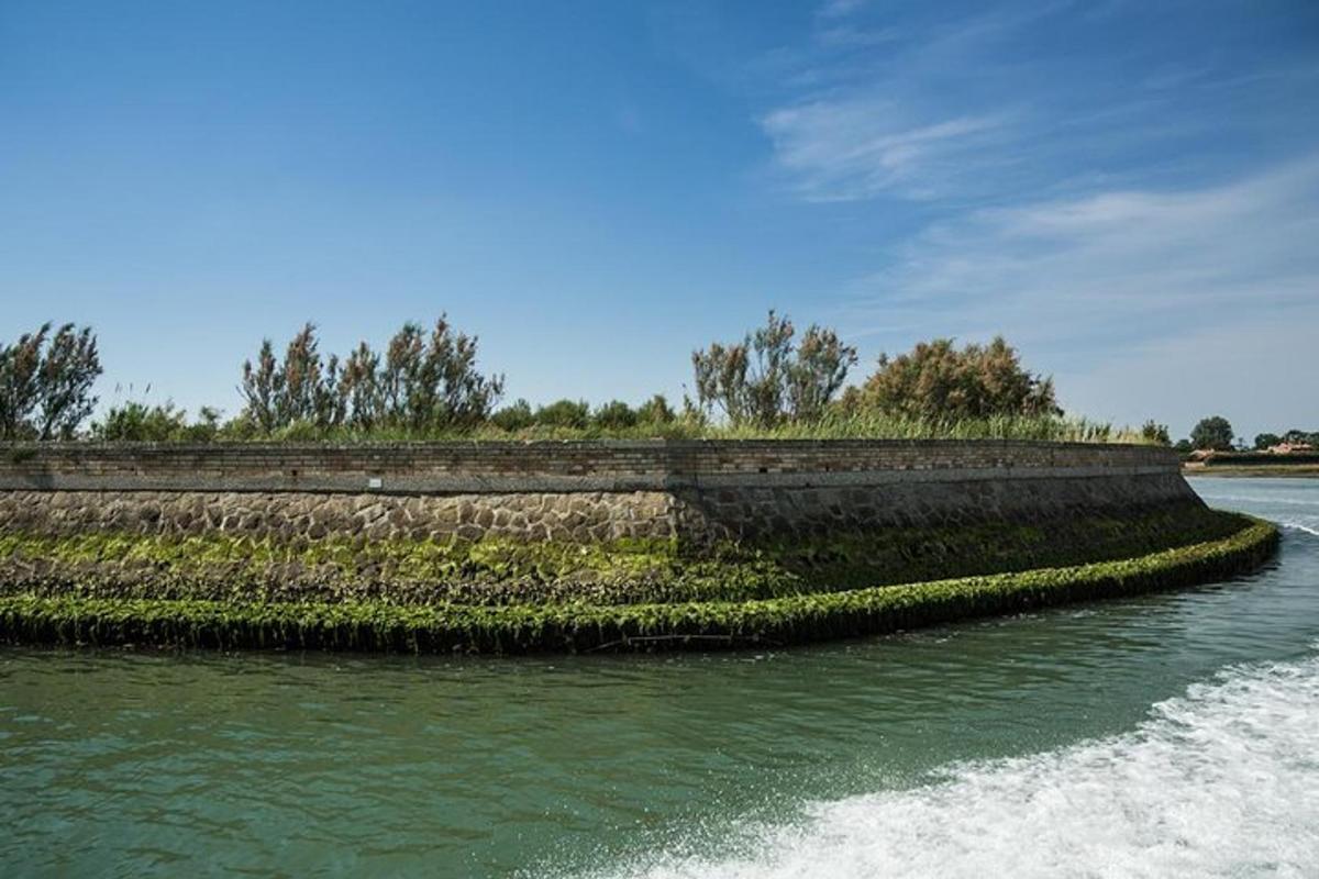 un'isola in mezzo a un fiume
