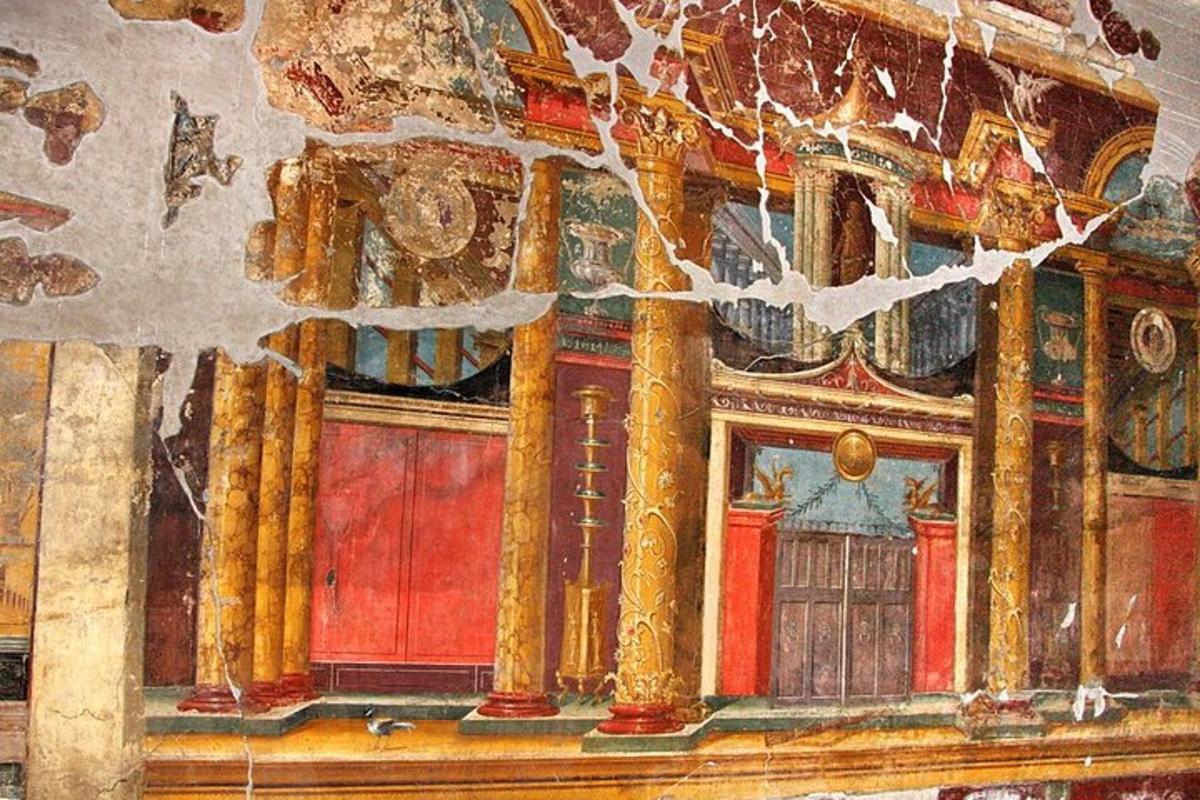 o pictură a unei camere dintr-o clădire