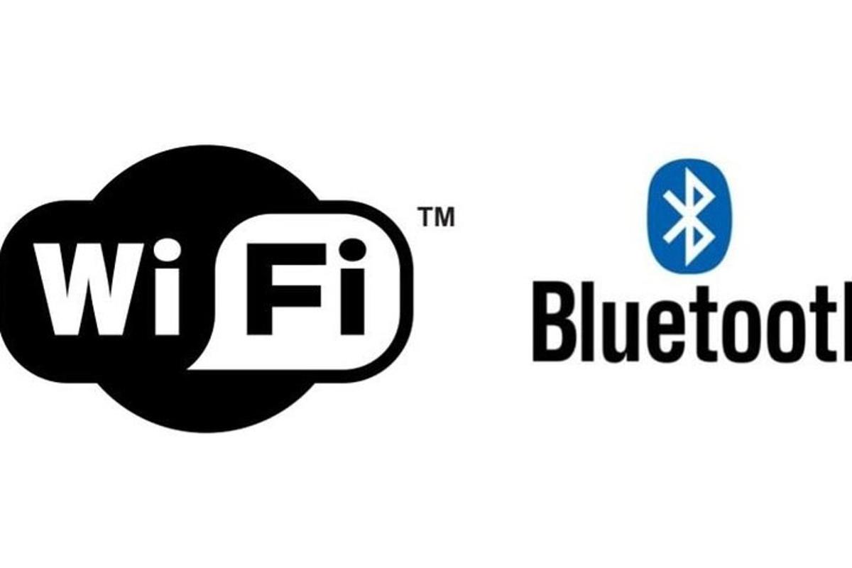 dvě loga pro WFC a Bluefootball